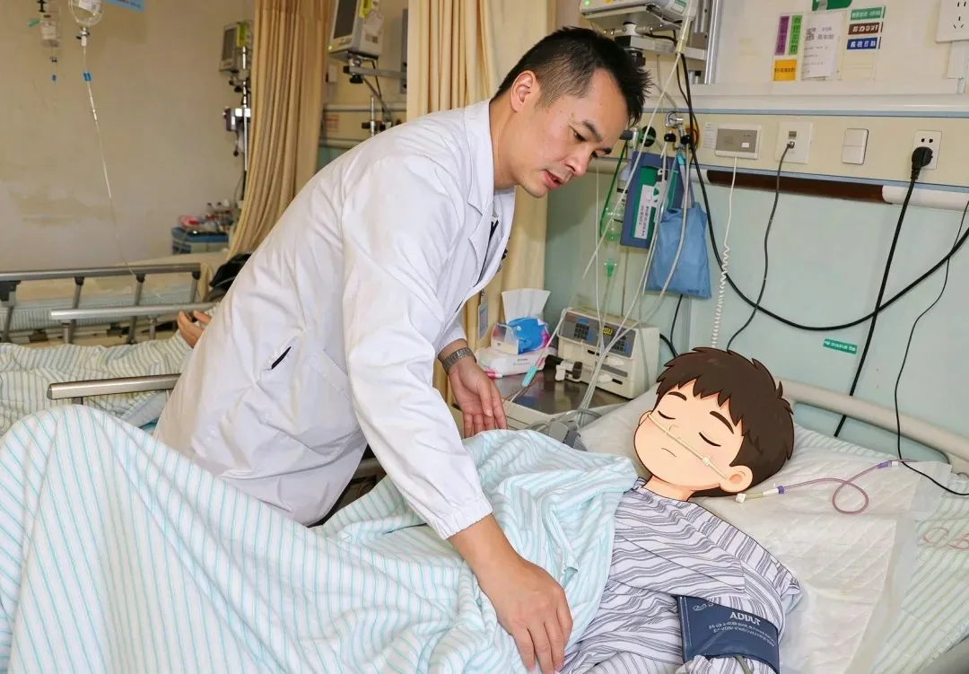 術後，張先生在重症監護室接受嚴密監護與對症治療，生命體徵逐步平穩。（南方都市報）