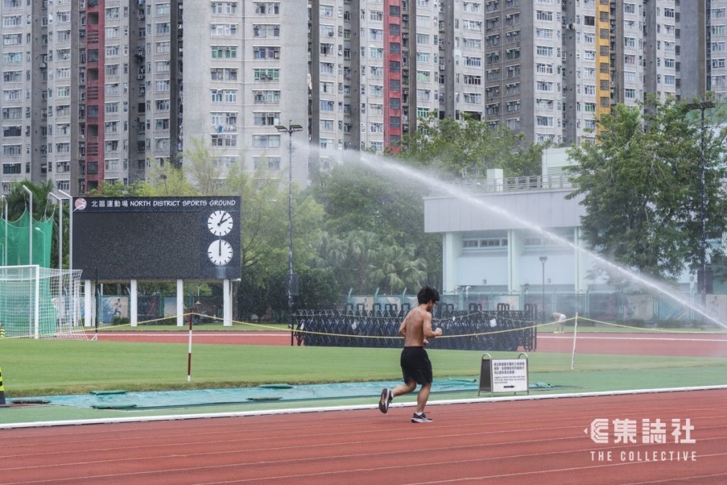 史上最热|直击上水 39.3 度 球场球场故障待修 清洁工手推车辣手 9 0282d6314c3f4cec9685c45c4290e58a17ee420110b081b9bf8248ac404cb70f article
