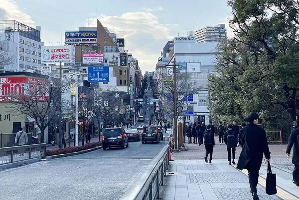 ▲▼東京表參道、代官山、中目黑等十個寶藏街區的散步日常。（圖／《CJ夫人》授權提供）