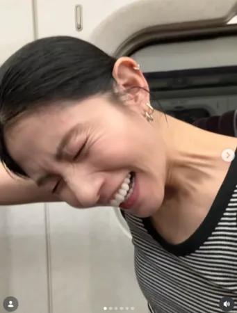 李千娜冒雨狂奔赶高铁 与经纪人聊太嗨 站务人员提醒才发现到台中 2 ▲▼李千娜。(圖/翻攝自Instagram/n_a_n_a_l_e_e)
