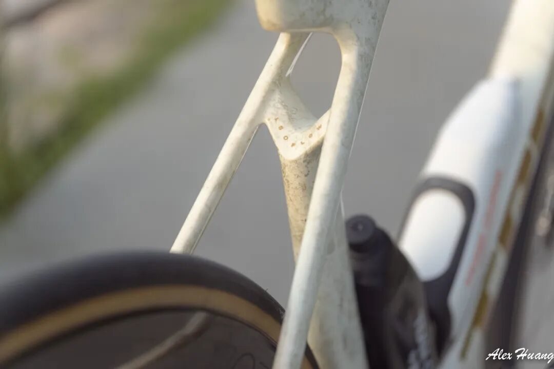 最值得买的顶级公路车?TREK 八代 Madone 评测 12 0513c6215864dfcfabaf057f105f976ebe75a134f6d7aa1ea37a686227fadff3 article