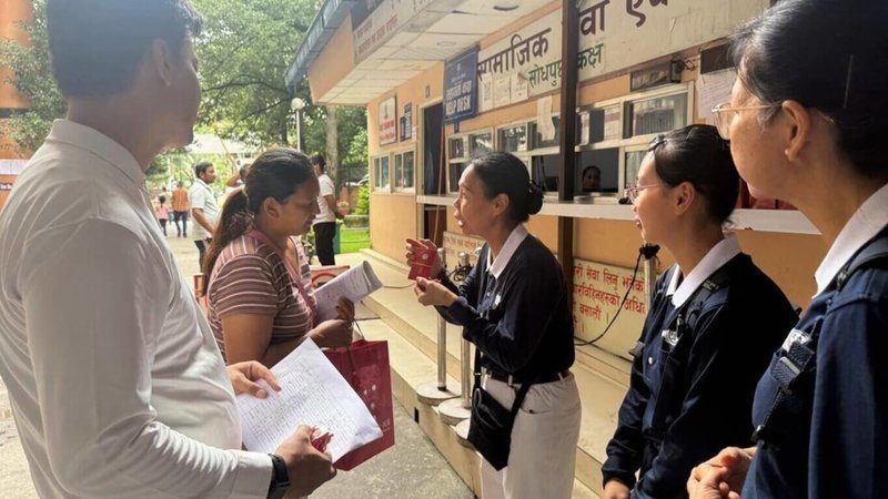 尼泊尔洪灾遗体量庞大 慈济调防护物资赴灾区义诊 2 尼泊爾26日遭暴洪重創,慈濟基金會災後啟動救援工作,志工前往醫院關懷傷患與了解需求。(慈濟基金會提供)中央社記者張祈傳真 115年8月29日