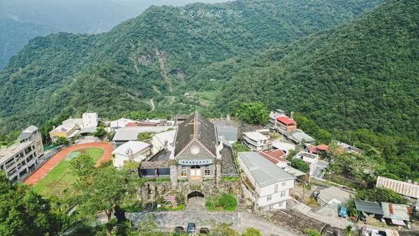 ▲▼屏東霧台神山部落、魯凱族石板屋聚落與在地景點美食一日遊。（圖／《黑皮的旅遊筆記》授權提供）