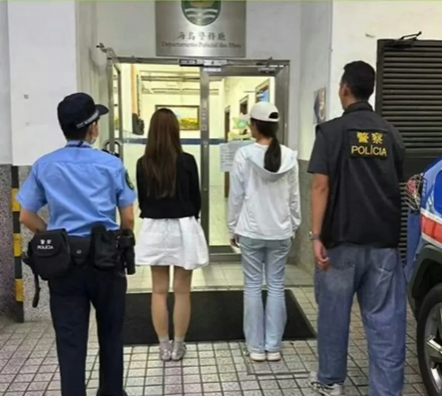 據《廣州日報》，10月1日傍晚，澳門特區政府治安警警員在路氹連貫公路巡查時，發現兩名女子正在拍攝並進行現金交易，疑似存在非法工作嫌疑，隨即上前截查。