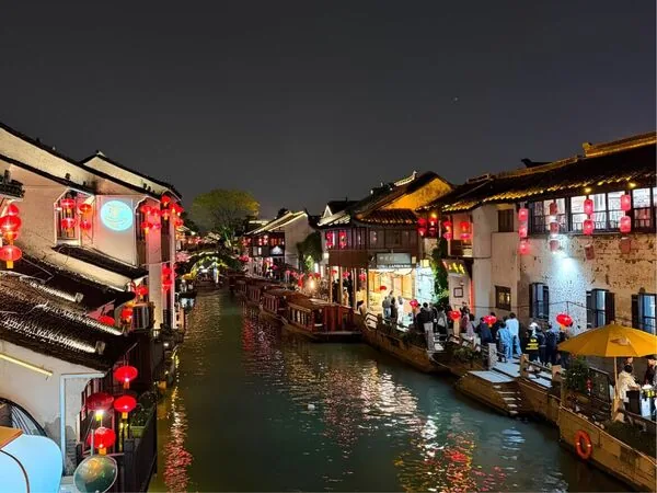 七百多年古寺藏超多猫咪,苏州一日游吃蟹黄面、搭船看平江路 7 ▲▼蘇州一日遊。(圖/ReadyGo授權提供)