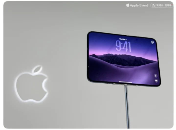 专访苹果高管:iPhone Duo折叠屏如何解决折痕与迷失感 12 0b79d6f594a44530b2f07256bf100e7c5961d2eaed16f6b122c9d3450ef2015d article
