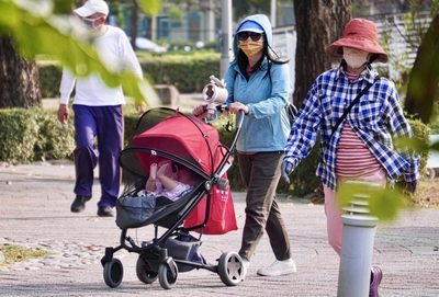 【投书】补贴私幼、增订罚则能改善幼托积弊?《幼照法》修法,别把公共责任甩给市场解决 6 【投書】未完成的社會民主:從放寬外籍幫傭育兒到照顧公共化
