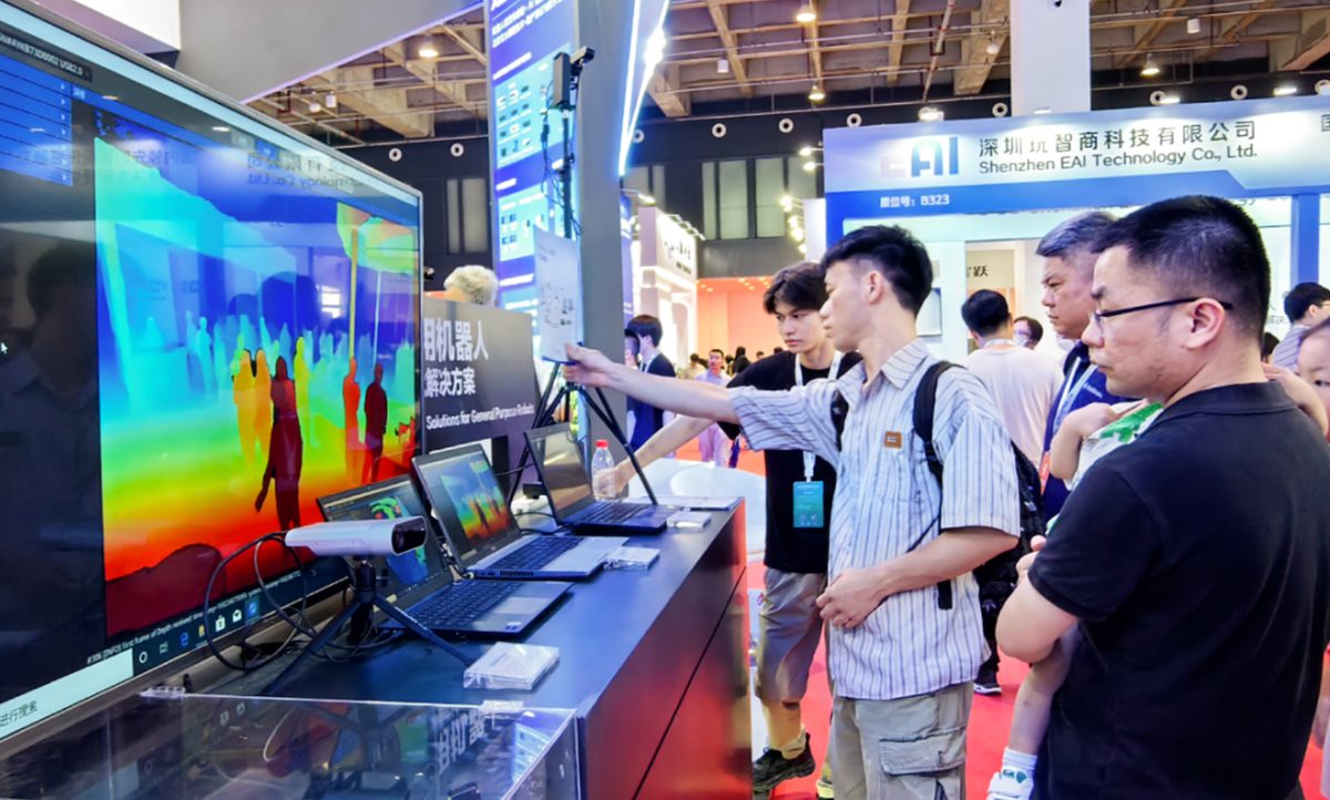 逛完WRC机器人大会:行业绕不开的五个关键追问 4 0d002832fcaf181dbd3150458ececab7c6268248ae2679a1406548f11658707d article
