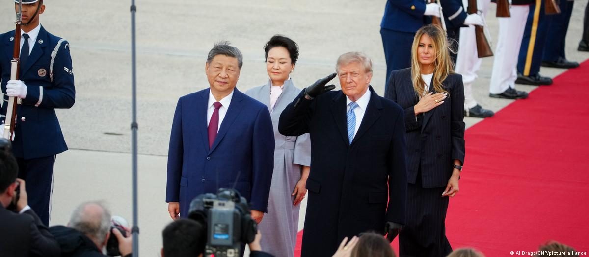德语媒体:休战期延长 火药味未减 1 9月23日,特朗普亲赴机场欢迎习近平来访。