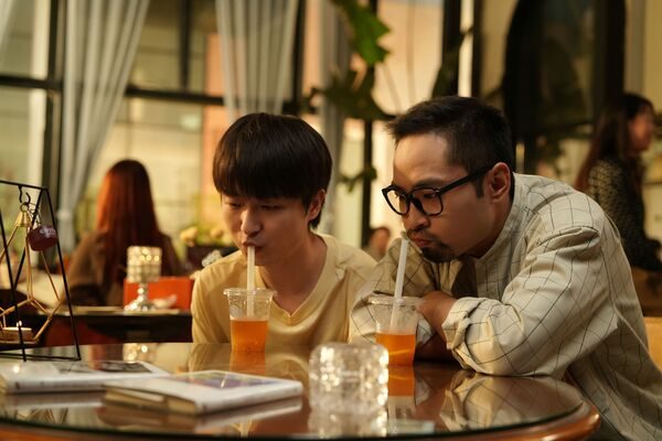 周星驰、姜文盛赞!《银河写手》揭露打工人心酸 50%来自真实事件 2 ▲《銀河寫手》合文俊、宋木子。(圖/華映提供)