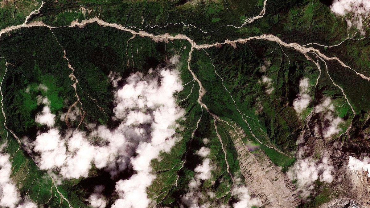 根據行星實驗室（Planet Labs）2026年8月26日、即洪水過後拍攝到的衛星圖片，可見現場淹水範圍之大。（路透社）