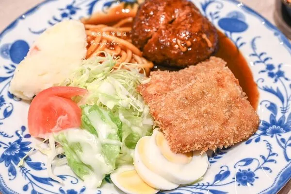 三度入选Tabelog洋食百名店 大阪难波80年老店汉堡排要排队 10 ▲▼大阪難波美食歐風料理重亭的洋食漢堡排與餐廳環境。(圖/《周花花》授權提供)
