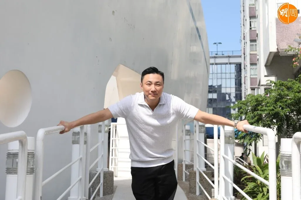 崔建邦重返新城电台主持《大风吹》 当年因迟到被辞退 5 1658af4419cd1b78dff313ac419230ed67404c52d8618c21c71766a1fb664ca3 article