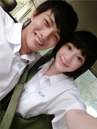 張庭瑚（左）與楊可涵（右）因戲生情，兩人的戀情在2015年楊可涵因憂鬱症輕生送醫後，才意外曝光。（翻攝自楊可涵臉書）