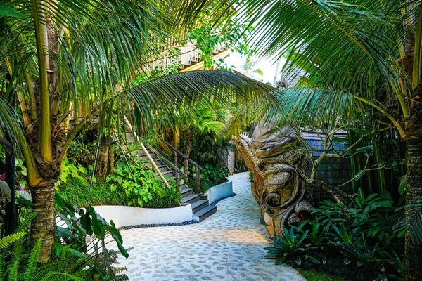 峇里岛乌布隐世度假村 竹制泳池Villa开门就是绝美梯田山景 10 ▲▼Bambootel Sawah View以純竹建築融入烏布梯田景觀。(圖/《混血珊莎的奇幻旅程》授權提供)