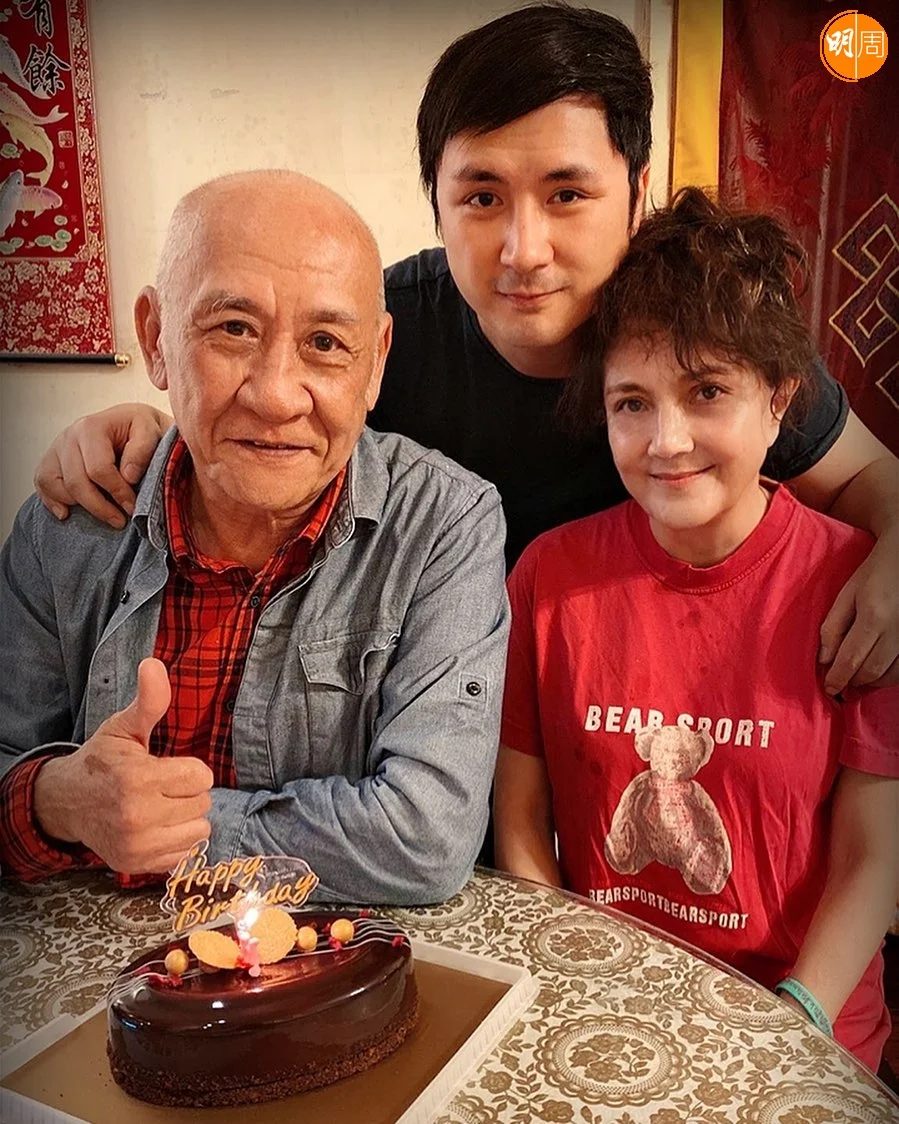 李家鼎走出丧妻阴霾全面复工 亲证施明骨灰已上位仪式 罕有封口避谈长子李泳汉 6 1cf8f54a39c58ae8bbeb4a10e6bafc77c50a6752dcfcefaa1fd54c9507edbc95 article