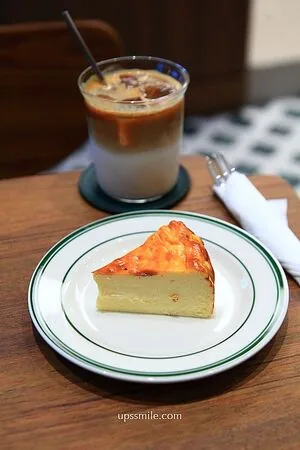 ▲▼Caffè Fortuna走木質調風格，也是寵物友善咖啡廳。（圖／《UPSSMILE向上的微笑萍子》授權提供）