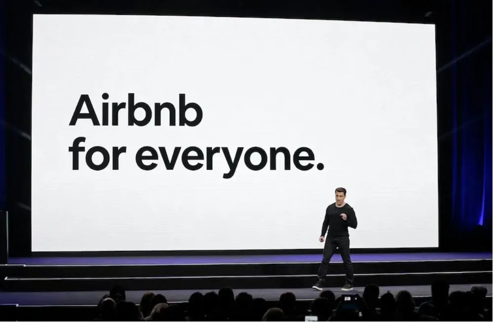 Airbnb新规:11月20日起 房东不得要求房客做繁重家务 1 Airbnb日前在美國奧勒岡州地區頒佈新政策,規定該平台自今年1月底開始,房東在同意租客入住後,平台才會向房東顯示租客的完整姓名。。(AP)