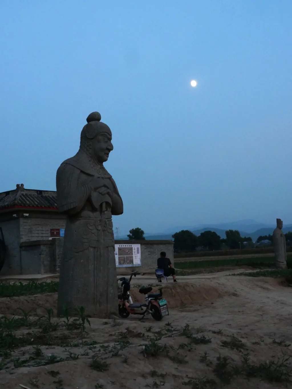 宋陵访古:一场凝望彼岸、与史相照的行旅 3 24926d17a0a6d10bfa48ba3f76d7c1190d61efc89f56375782292fe30cf3ebc6 article
