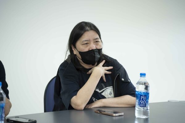 朱延平最想重映《狗蛋大兵》 曝版权在手却遍寻不着母带 3 ▲《小丑與天鵝》數位修復版,15日於桃園電影節感動放映!導演朱延平、邱瓈寬(寬姐)與影視聽中心董事長褚明仁一同出席。(圖/桃園電影節提供)