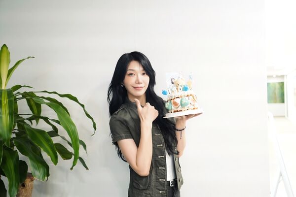 郑恩地9月登高雄巨蛋 与艾怡良合体大赞牛肉面 1 ▲鄭恩地許下生日願望。(圖/BILLIONS提供)