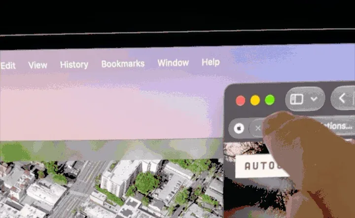 触屏 MacBook Pro 上手:机身减重,发光苹果标回归,转轴没到「很稳」 3 270f95d184cba09bdde9d9a3c08cf5a993767f15f2df45137c41f3c90c5b623c article