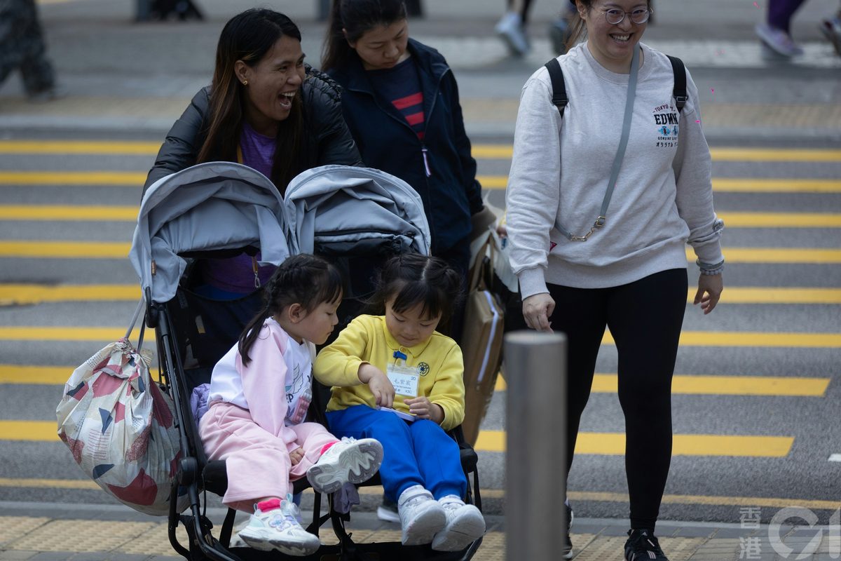 選委界范凱傑建議，恆常化新生嬰兒獎勵金計劃，並將獎金提升至3萬元。（廖雁雄攝）