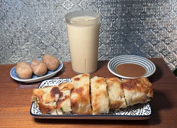 ▲▼軟實力行天宮站的蛋餅外皮酥脆又不油，入選米其林指南。（圖／《小虎食夢網》授權提供）