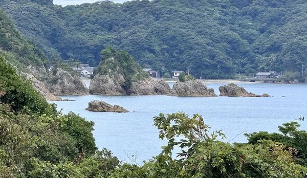 瑞风号专程停靠的鸟取隐世米其林餐厅 无人小站旁海景意大利面 7 ▲▼鳥取岩美Al Mare義大利餐廳與東濱海岸。(圖/《小虎食夢網》授權提供)