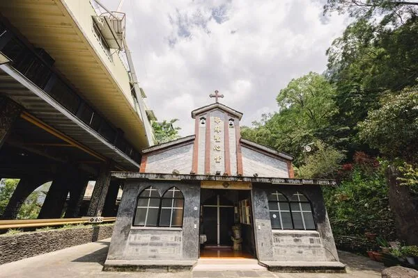 ▲▼屏東霧台神山部落、魯凱族石板屋聚落與在地景點美食一日遊。（圖／《黑皮的旅遊筆記》授權提供）