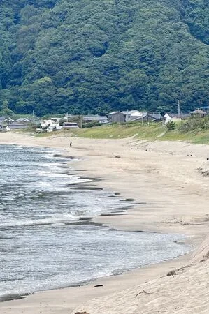 瑞风号专程停靠的鸟取隐世米其林餐厅 无人小站旁海景意大利面 8 ▲▼鳥取岩美Al Mare義大利餐廳與東濱海岸。(圖/《小虎食夢網》授權提供)