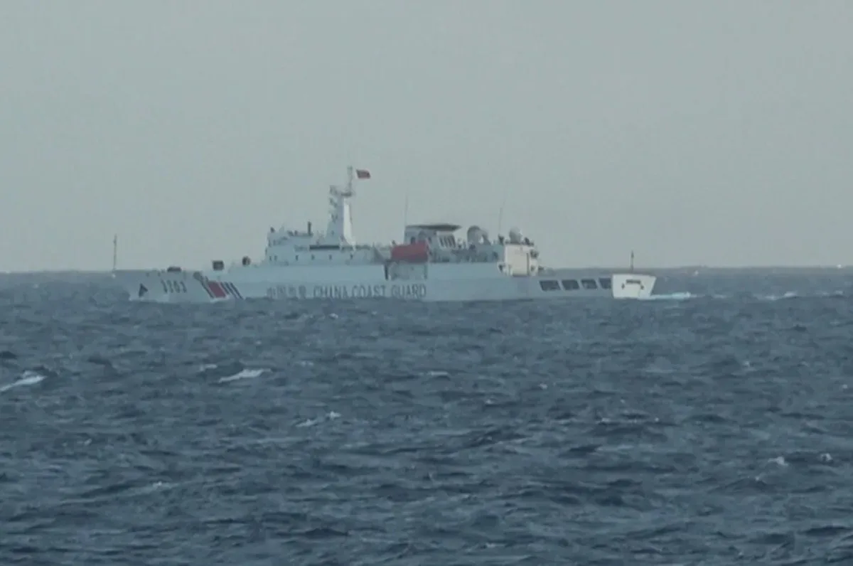 海面上的中国海警船(台湾海巡署提供)