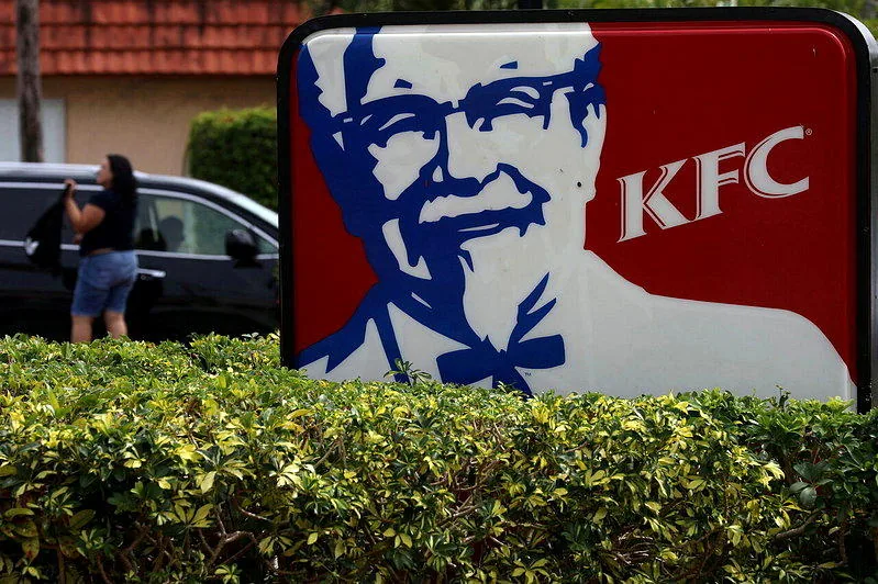 美國肯德基(KFC)已與可口可樂(Coca-Cola)達成協議,美國數千家門市的...