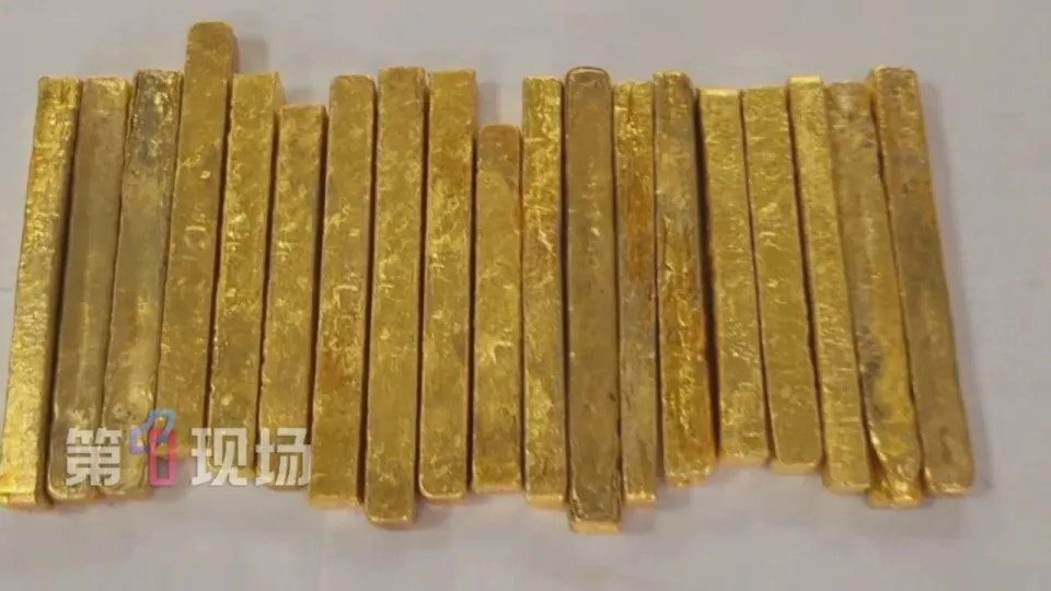 深圳湾口岸查获活青蟹藏金条 共19条重9.681千克 6 近日,深圳灣海關在貨運進口渠道查獲未申報黃金9.681千克。(第一現場)