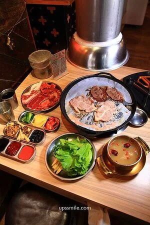 ▲▼豬先生韓式燒肉鍋物吃到飽的環境與餐點。（圖／《UPSSMILE向上的微笑萍子》授權提供）