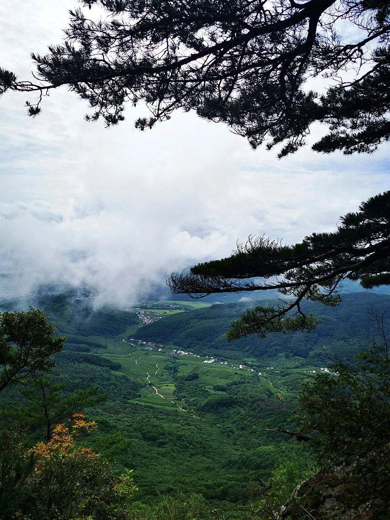 五女山山麓風光 。(圖皆為作者提供)