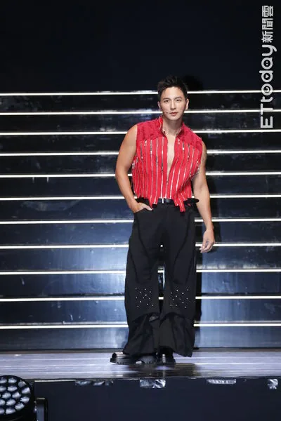 杨奇煜揭棒棒堂内斗幕后 威廉唱一句被阿弟仔气到摔笔 2 ▲▼楊奇煜、賴雅妍、周定緯、高胥崴《Crash, Boom Boom Love!》演唱會音樂劇記者會。(圖/記者湯興漢攝)