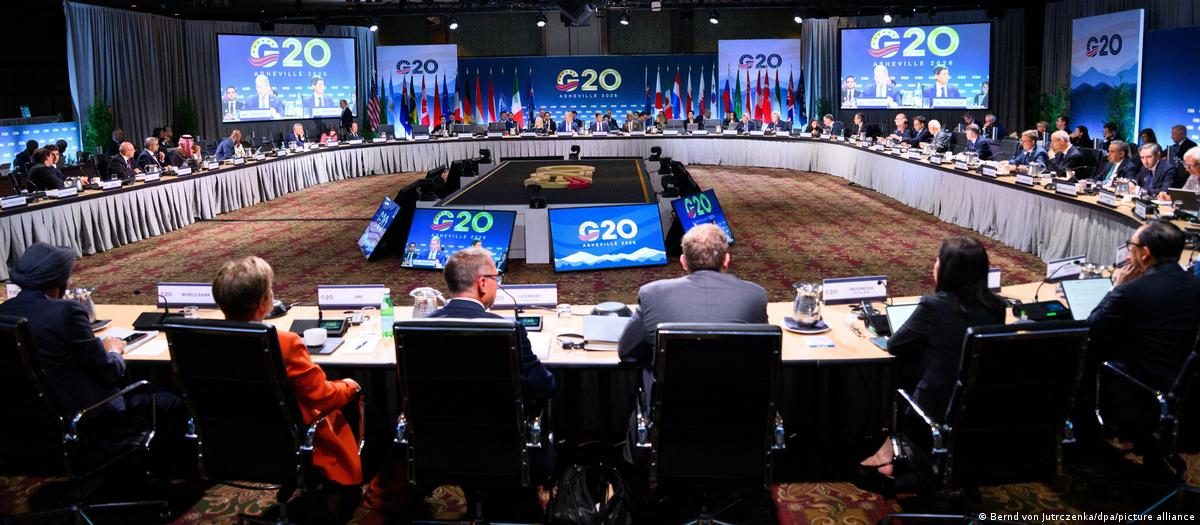 与会者正在参加二十国集团（G20）财长和央行总裁会议。