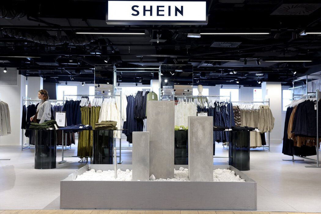 昔日热潮消退,Shein能“开启第二春”吗? 2 3月,希音在巴黎BHV百货公司开设的精品店。在遭到批评后,BHV于6月终止了这一合作。