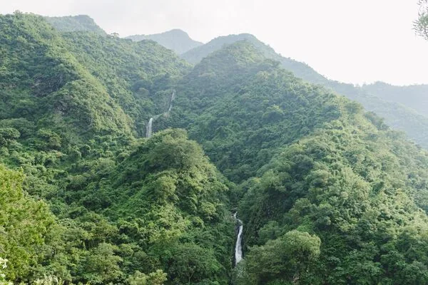 ▲▼屏東霧台神山部落、魯凱族石板屋聚落與在地景點美食一日遊。（圖／《黑皮的旅遊筆記》授權提供）