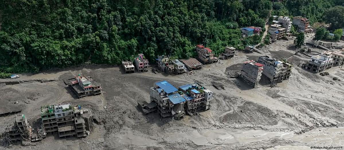 中尼边境泥石流致近600死 中国网络审查删口岸视频 1 2026年8月26日,尼泊尔西藏边境爆发致命山洪