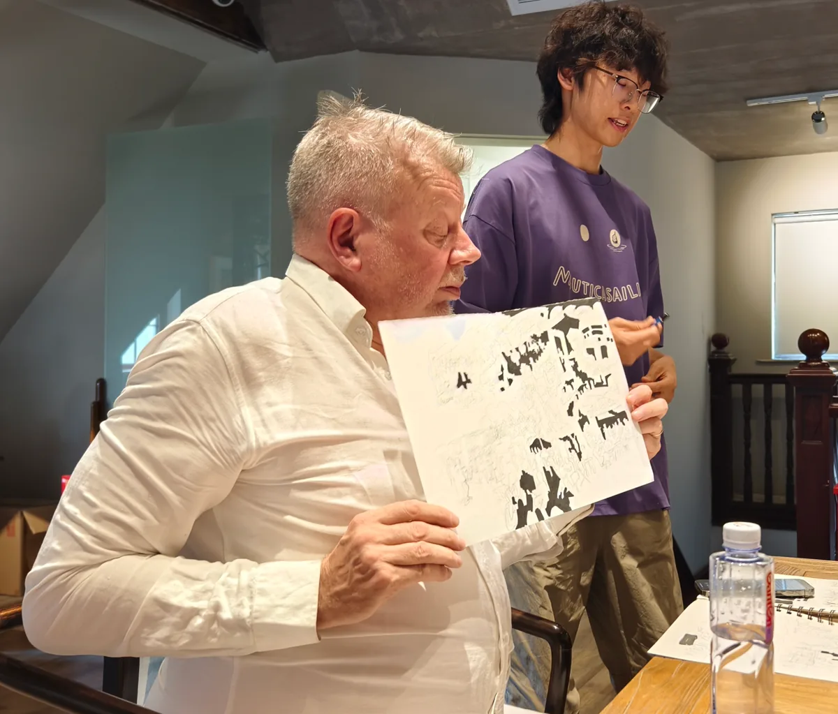 芬兰设计专家带15名学生与AI机器人 合绘12米上海墙绘 3 3c74ed0a26459e73bc853645dc29f5c2ab8cc5f14603dea3f7e5e64dfbd5ae47 article