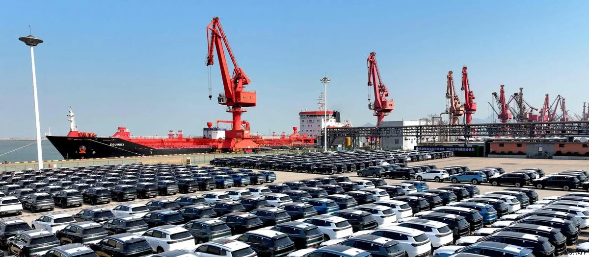 中国连云港等待出口的电动车。（资料图）