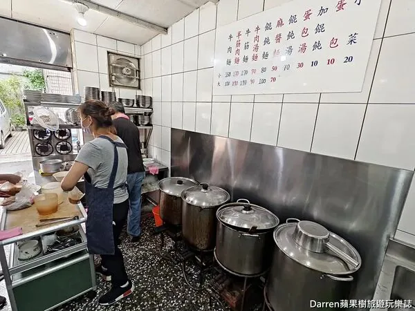 ▲▼台北大安古亭潮州街林記牛肉麵的半筋肉麵與免費加湯。（圖／《DARREN蘋果樹旅遊玩樂誌》授權提供）