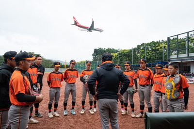 哈佛毕业生放弃华尔街 在小联盟浮沉追逐大联盟梦 6 5年近70位小選手赴日野球留學:為圓夢,更為尋一條「不只有棒球」的路