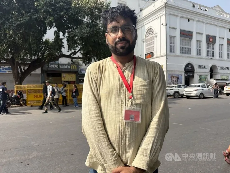 印度蟑螂人民黨10日發起抗議，有關單位嚴格要求記者不得干擾現場執法，除動用優勢人力驅趕記者造成推擠，一旦發現有抗議人士受訪，也會立即將人帶走。印度獨立記者瑪姆納尼（Harsh Mamnani）（如圖）大嘆採訪權受損。中央社記者李晉緯新德里攝　115年10月10日