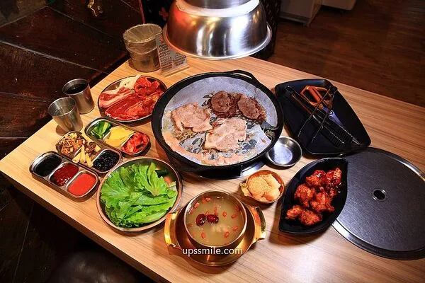 ▲▼豬先生韓式燒肉鍋物吃到飽的環境與餐點。（圖／《UPSSMILE向上的微笑萍子》授權提供）