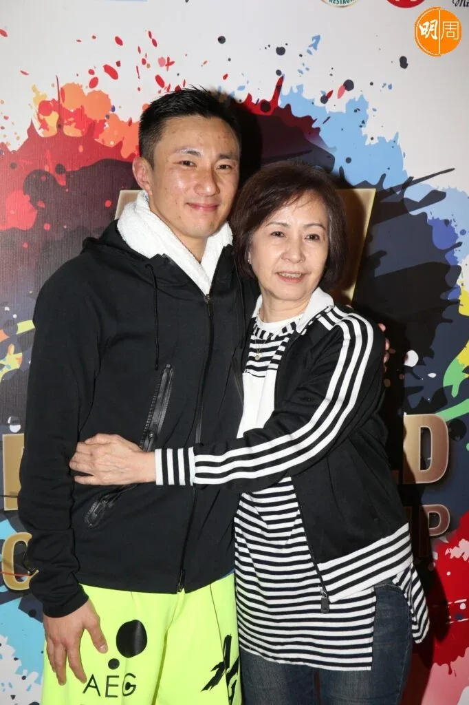崔建邦重返新城电台主持《大风吹》 当年因迟到被辞退 20 43bbcee7a8b35581d0e5570e325704cefab317c67a0279351ace62d1c4ffea10 article