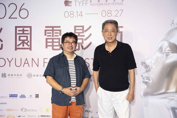 朱延平最想重映《狗蛋大兵》 曝版权在手却遍寻不着母带 1 ▲《小丑與天鵝》數位修復版,15日於桃園電影節感動放映!導演朱延平、邱瓈寬(寬姐)與影視聽中心董事長褚明仁一同出席。(圖/桃園電影節提供)