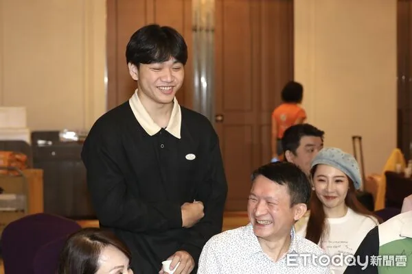 小彬彬髋关节坏死 双侧换人工陶瓷关节 称「桃花已经全断光」 2 ▲▼ 溫玄煜(迷你彬)參與演出。秦楊反毒品・反毒駕公益影集 媒體發布記者會 。(圖/記者劉耿豪攝)